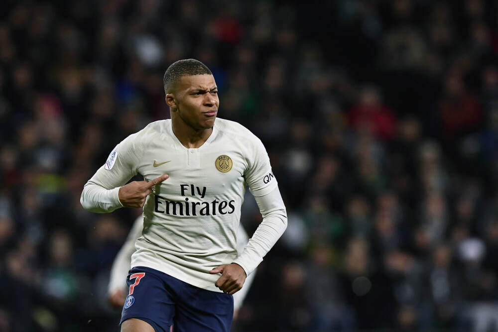 维斯塔潘坦言在荷兰站前说我4站能追64分，我认为“近乎痴人说梦”，沃尔夫点破追击者心理优势